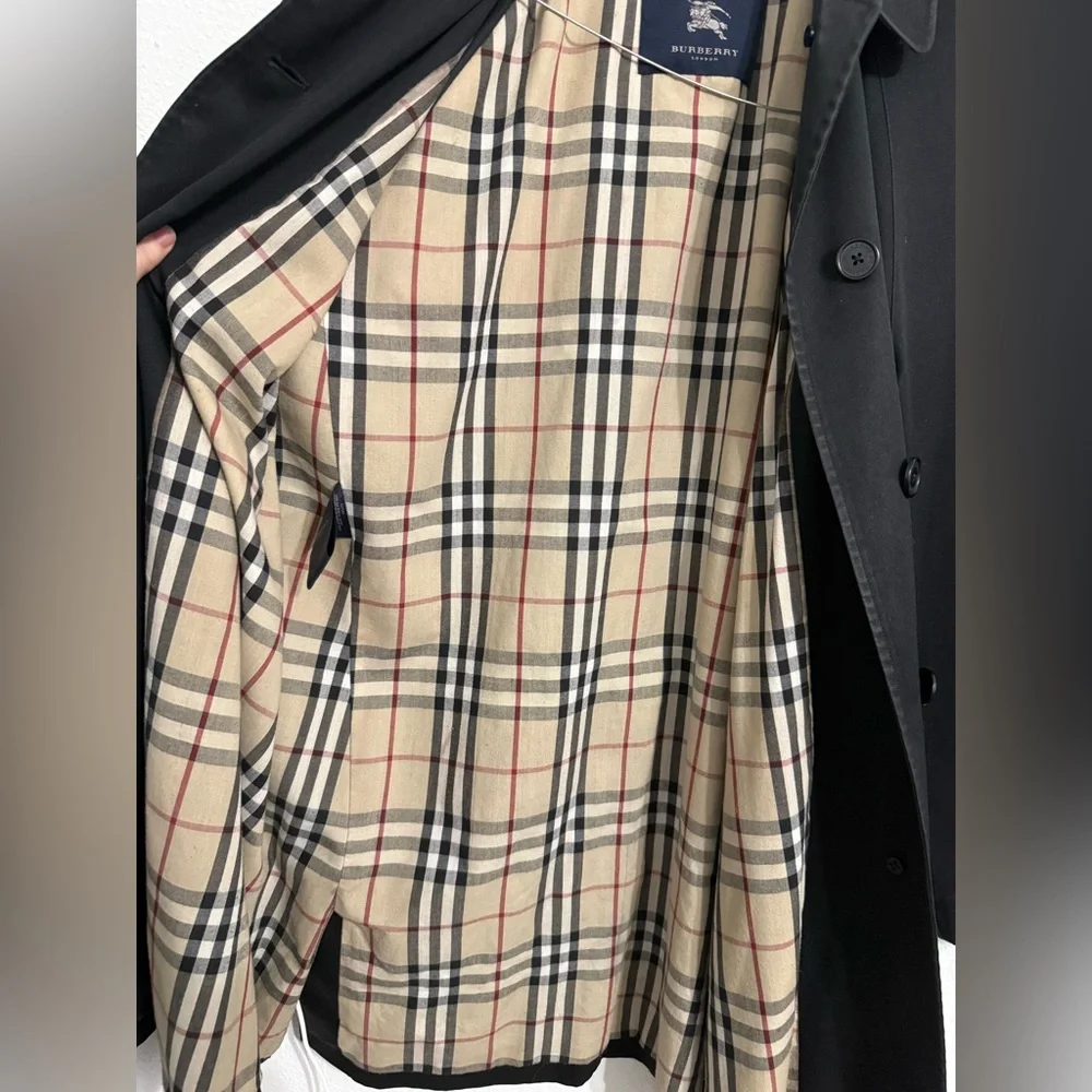 Vintage Burberry Classic Black Wonens Trench Coat (needs repair) Fits like XL - Picture 5 of 7